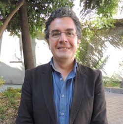 Roberto Saldías Facultad de Filosofía y Humanidades